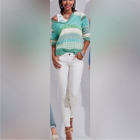 CAbi Mixed Stitch Sweater Size Medium - Picture 5 of 5